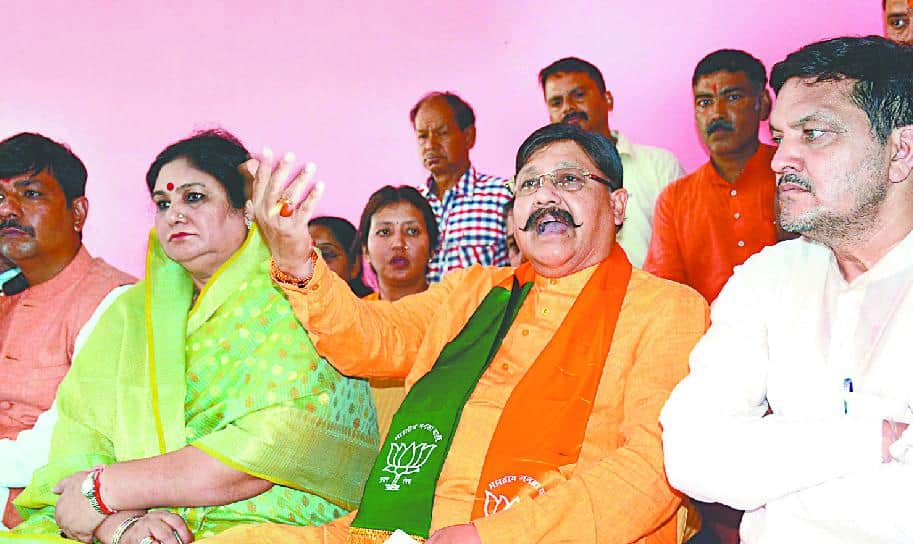 congress demand to stop telecast of satpal maharaj.