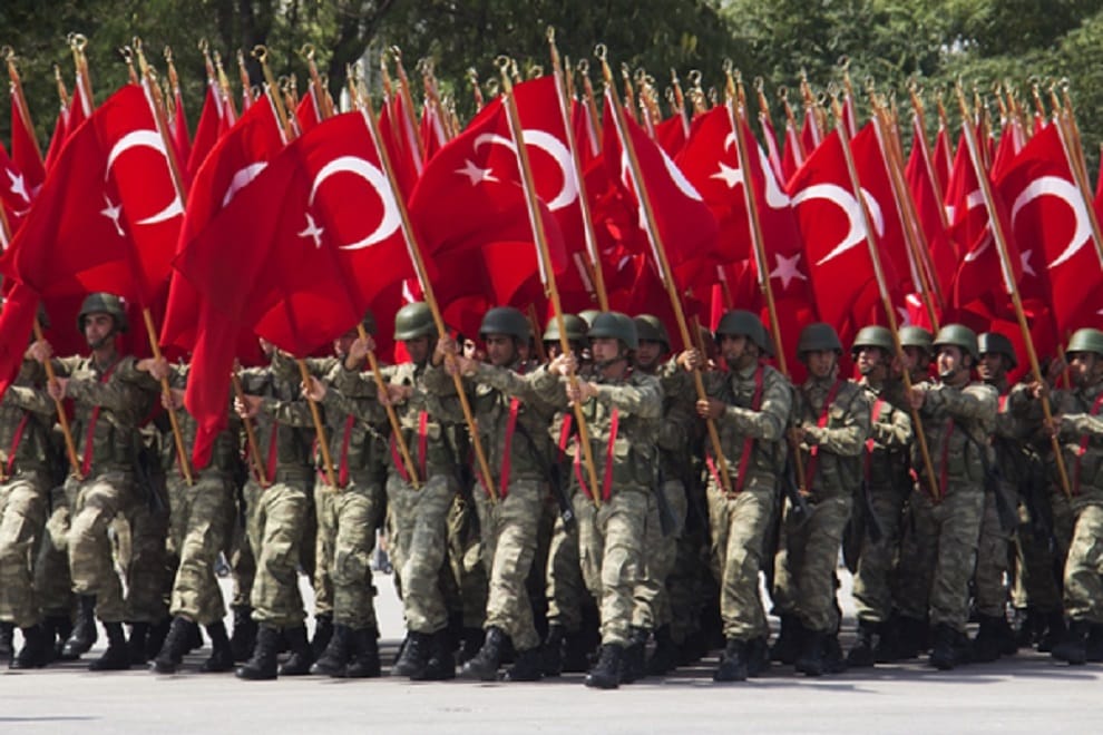 turkey discharges 820 military personnel