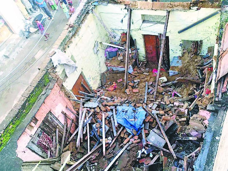 heavy rain, roof fall, lady killed, punjab news, jalandhar