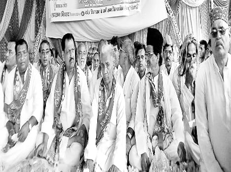 Booth committees give priority to all sections
