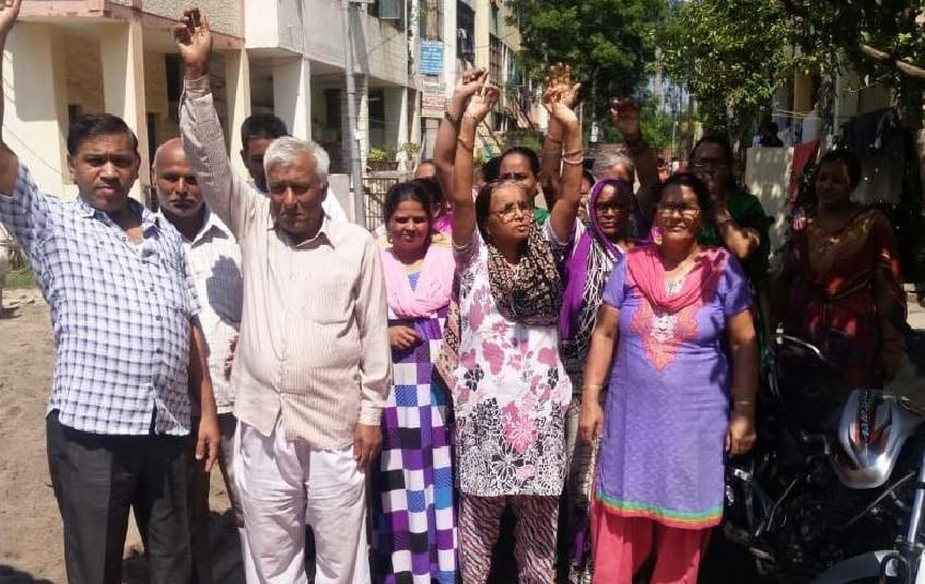 panchkula, Block drainage system, Sector 19, people sitting, dharna, panchkula