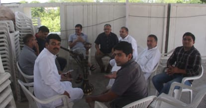 cbi raid in bhupinder singh hooda houses in land scam, congress come in favour and protest