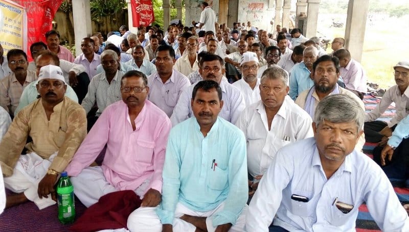 lekhpal open hront against government