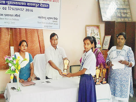 The children showed talent in science exhibition