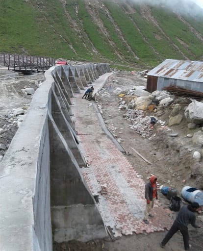 Three walls will protect kedarnath dham to disaster 