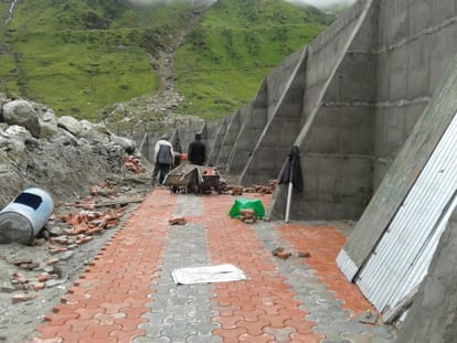Three walls will protect kedarnath dham to disaster 