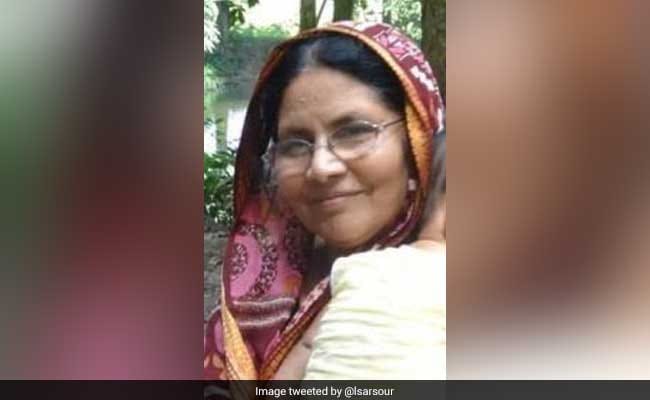 stabbed knife Muslim woman wearing hijab, death