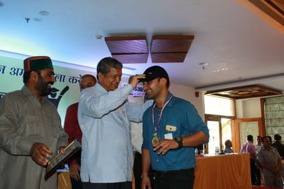 uttarkhand board toppers honoured by amar ujala.