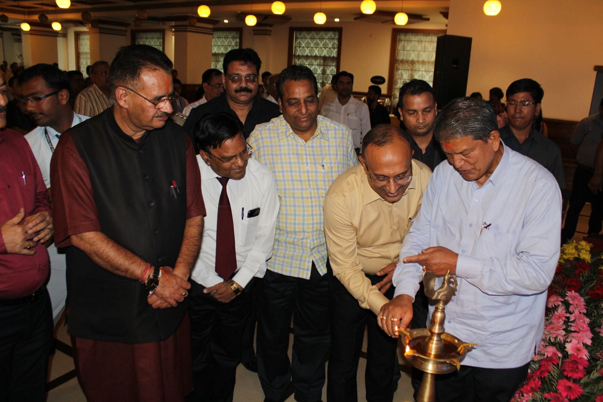 cm harish rawat honoured uttarakhand board toppers.