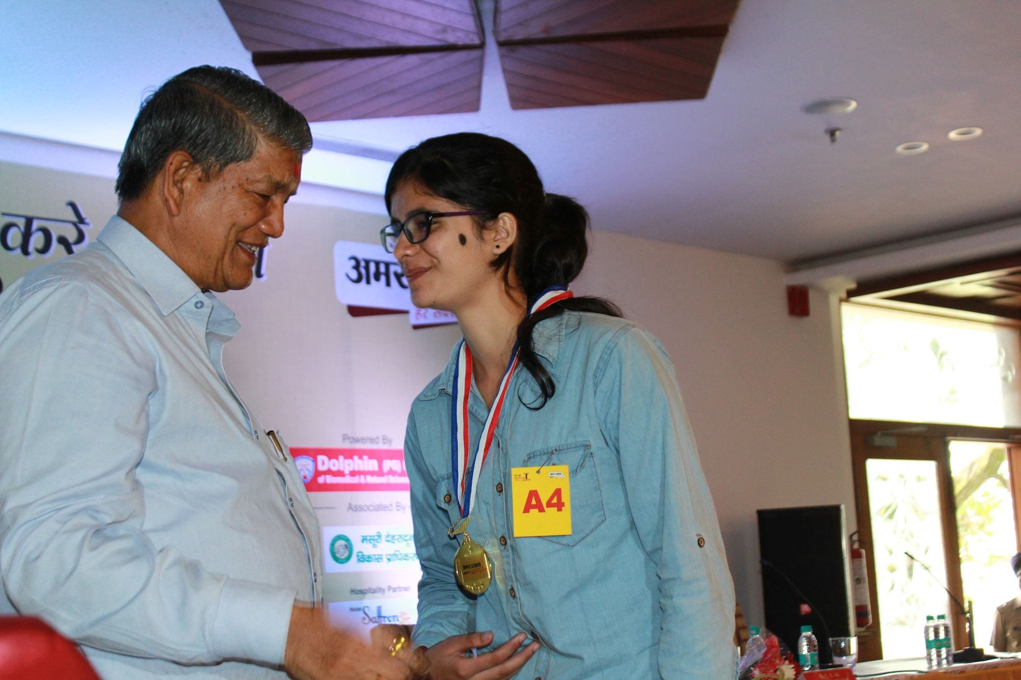 cm harish rawat honoured uttarakhand board toppers.