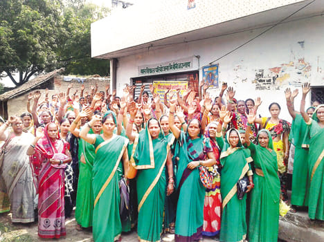 dut to mahabandh normal life paralysed