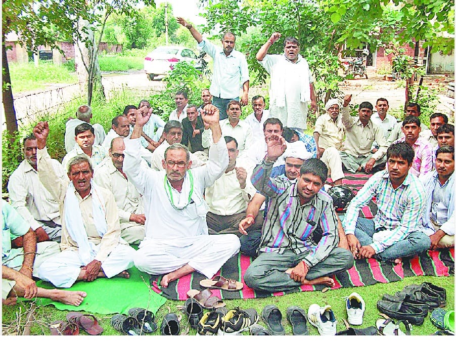 strike in sonipat, employees strike, passengers sad, gohana, sonipat