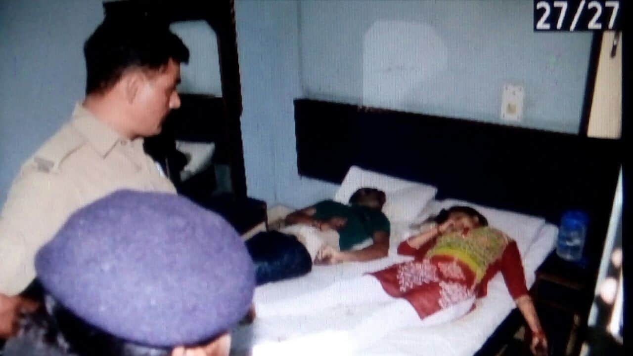 couple committed suicide in hotel.