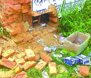 3.5 lakh theft from shop and house