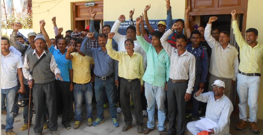 Villagers display, Nagar Panchayat siege