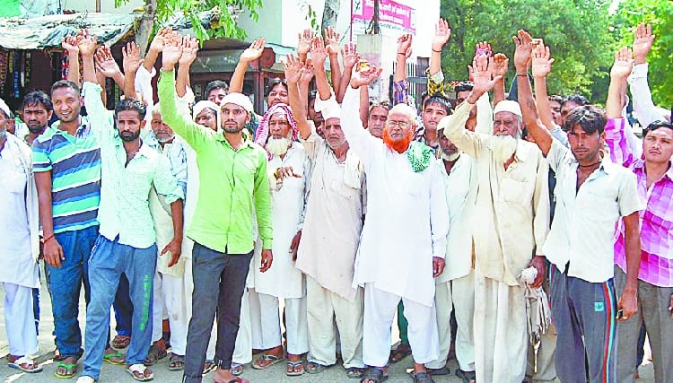 protest on police station for girl's matter