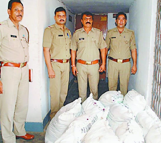 four lacs cost doda post found in car