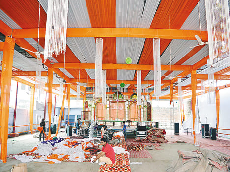 Sheshnaag come with the Maharaja of Hardoi