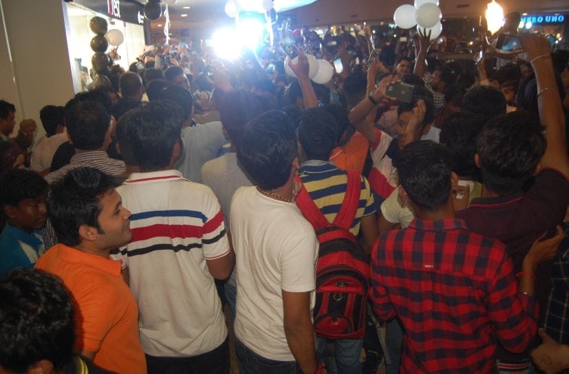 actress zareen khan fans got angry