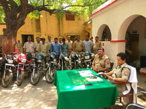 Bike thief arrested three members of the gang , three absconding