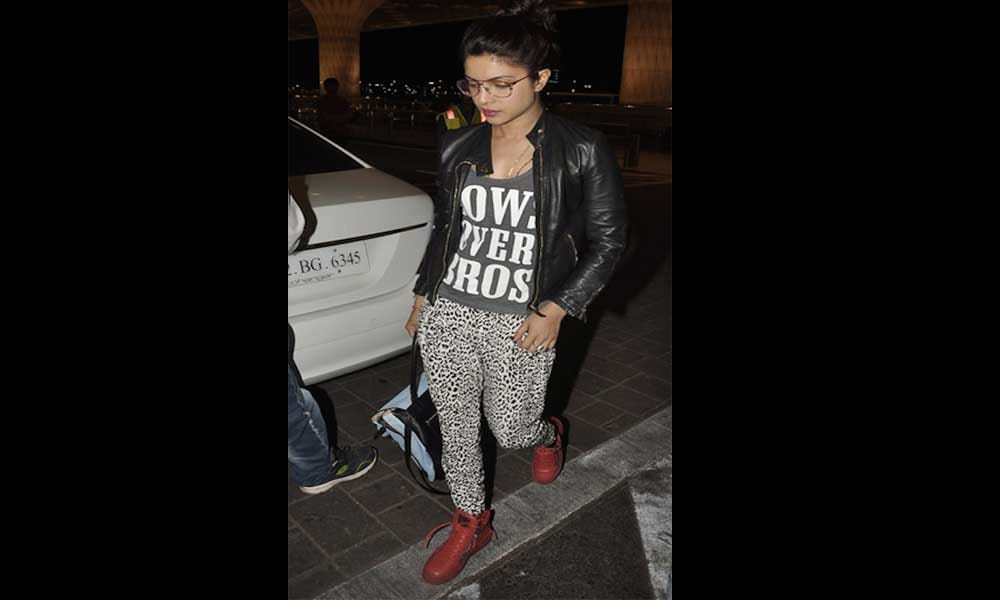Airport Style of Bollywood stars