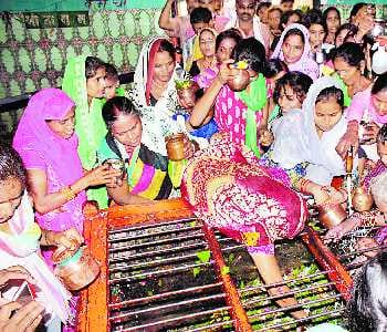 Lodeshwar Mahadev pilgrims descended on the Jalabhishek