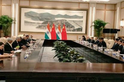 pm Modi meets Xi Jinping ahead of G20 Summit
