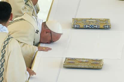 Mother Teresa to be made saint today