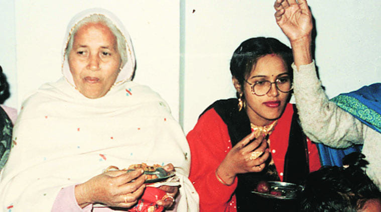 punjab girl sukhwinder kaur popular as radhe maa life profile, controversys and secrets