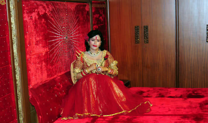 punjab girl sukhwinder kaur popular as radhe maa life profile, controversys and secrets