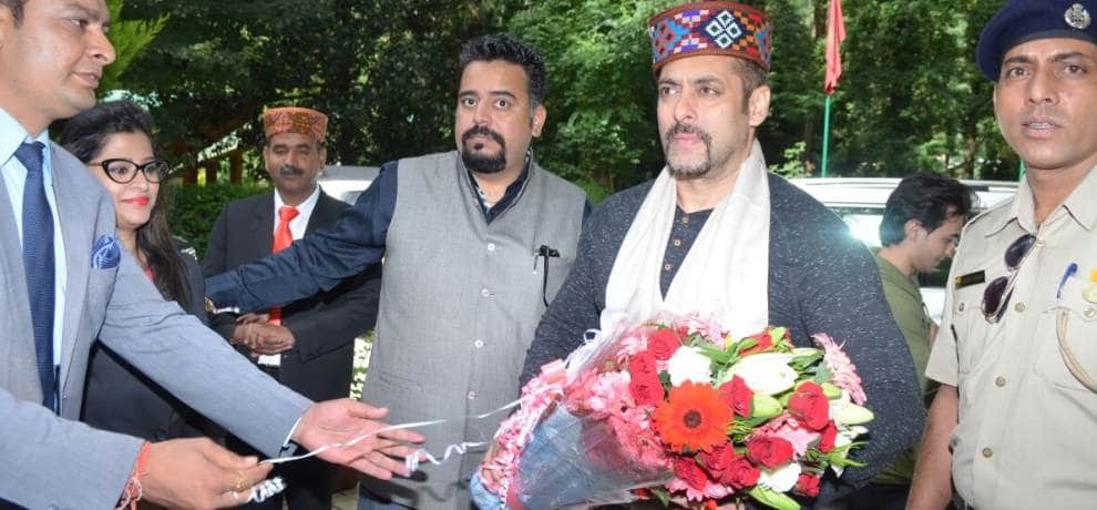 Salman khan Bollywood Actor Salman Khan fulfill his promise