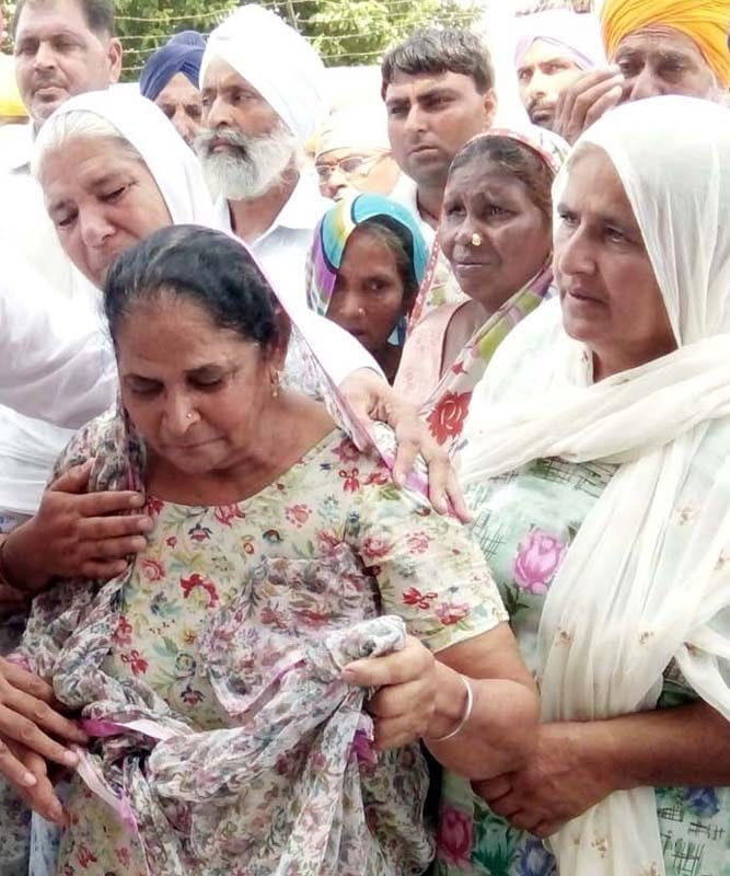 Son after husband Kaur descent staying tear 