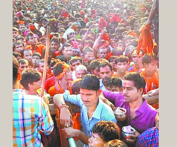  One died in stampede in gonda.
