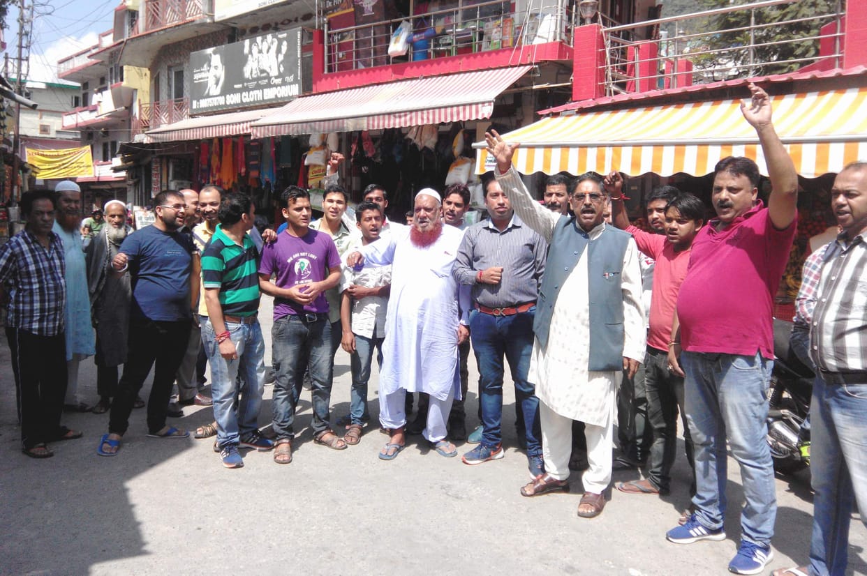Traders Unleashes Ire at unannounced power cuts.