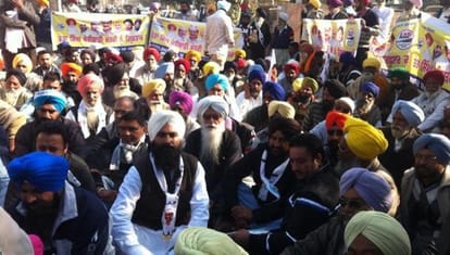 problem for aap in punjab before assembly election, 86 leader including zonal incharge resigned