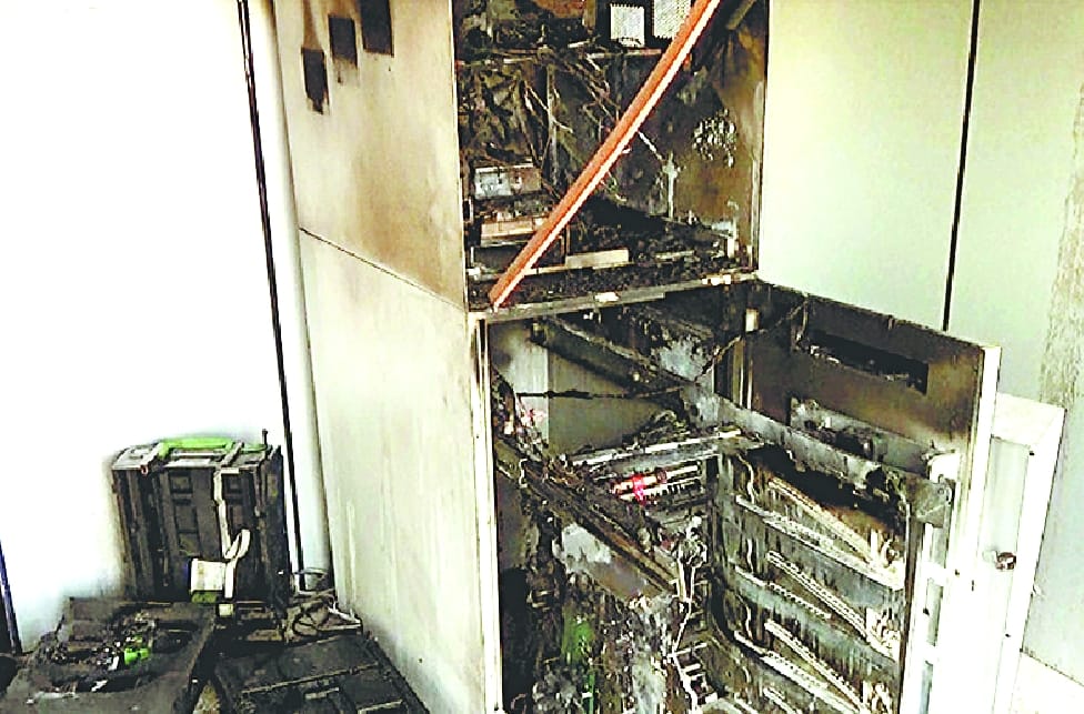 Fire in PNB ATM after 10 Lakh Theft at Mandi.