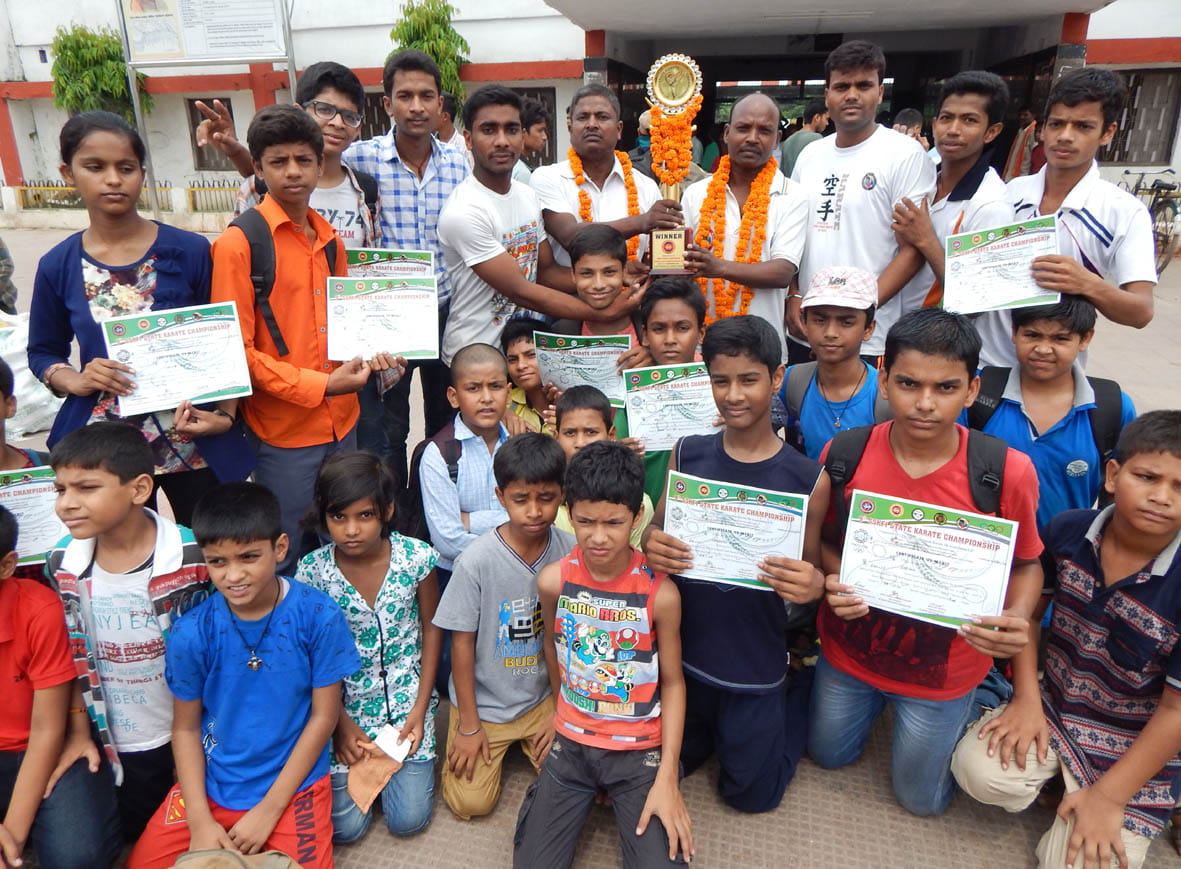 3 gold ke sath ballia pratham