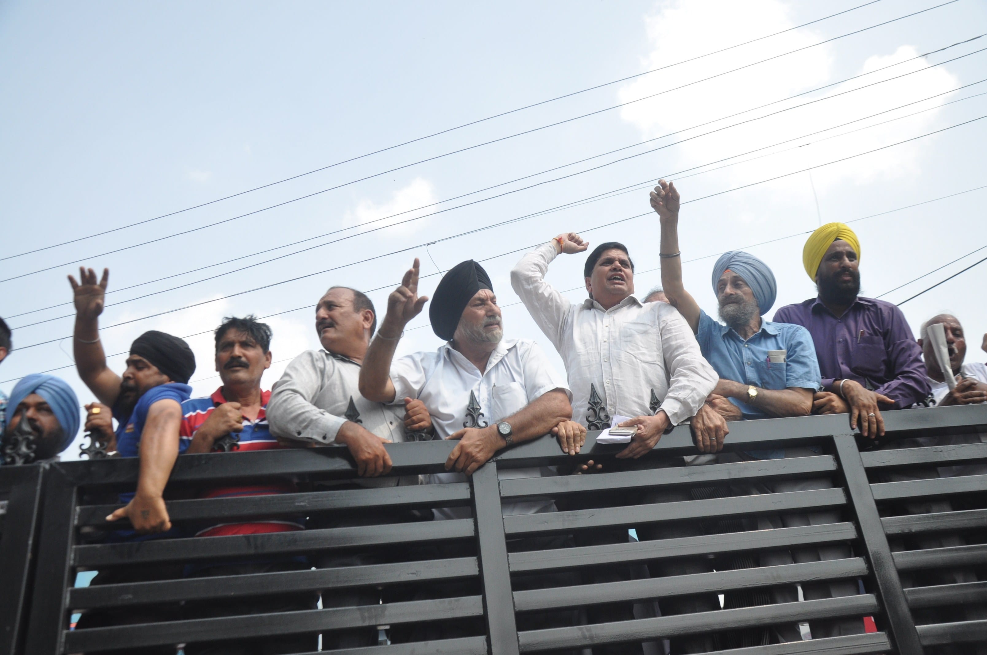 protest against the all-party committee