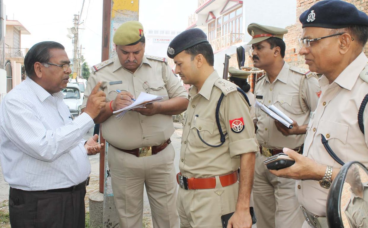 2.77 lakh looted from biscuit distributor