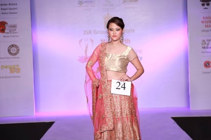 models left miss earth india competition