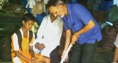 Former Hockey Coach Mohmmad Imran Selling Clothes on Cycle As Roadside Vender