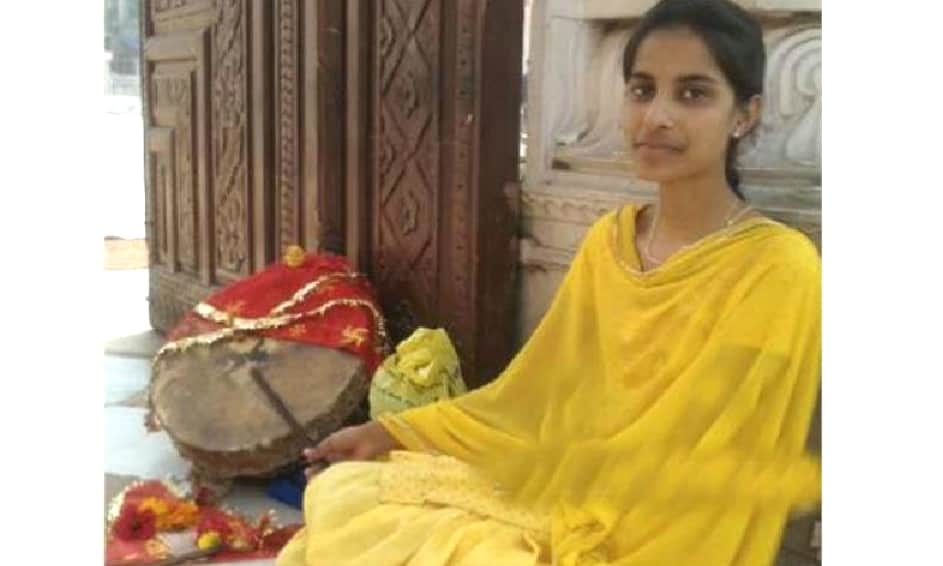 Neha Play Drum at Jwala Ji Temple in Himachal.