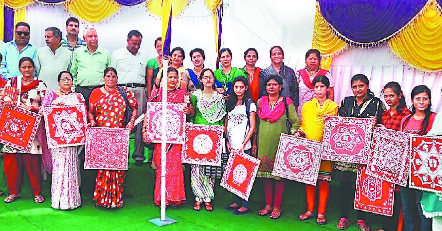 Mehndi in Arzoo, Vanshika and in Aepn Viswanathan, Hema first