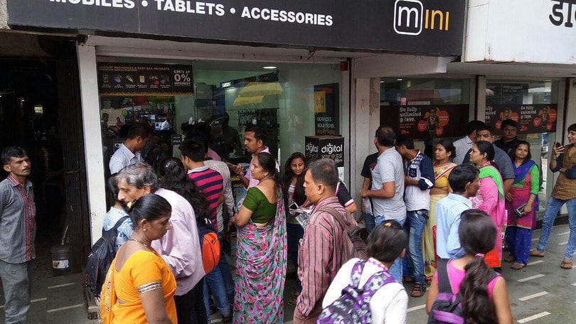 Reliance Jio SIM in Demand as Thousands Queue Up Across the Country
