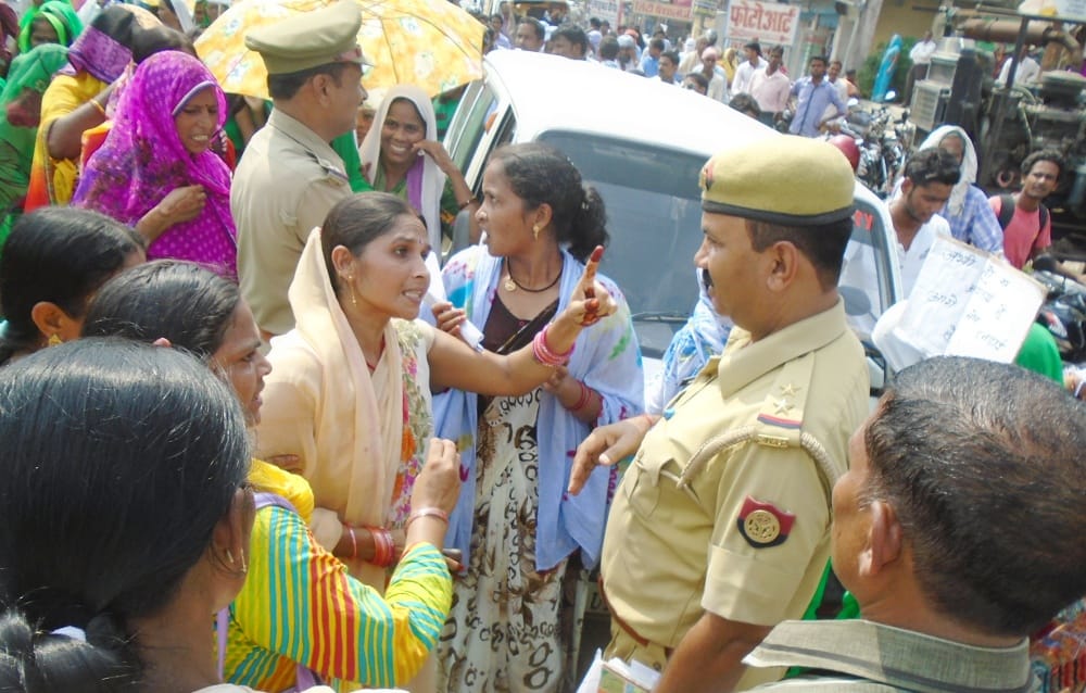 The Kotwali blocked roads