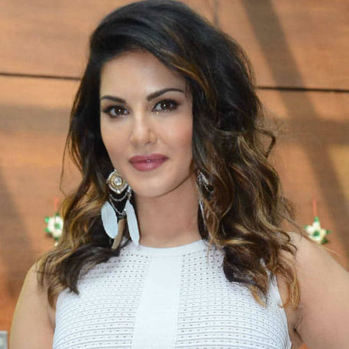 sunny leone will walk on new york fashion week