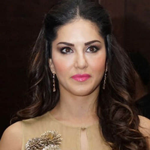 sunny leone will walk on new york fashion week