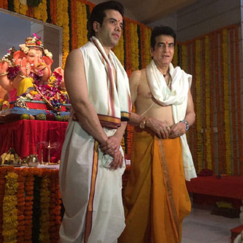first photo of tusshar kapoor with his son 