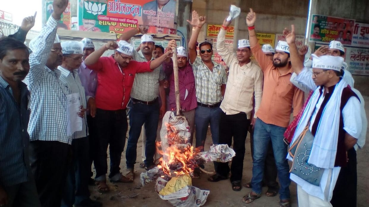 Chairman of the Municipal blew effigy