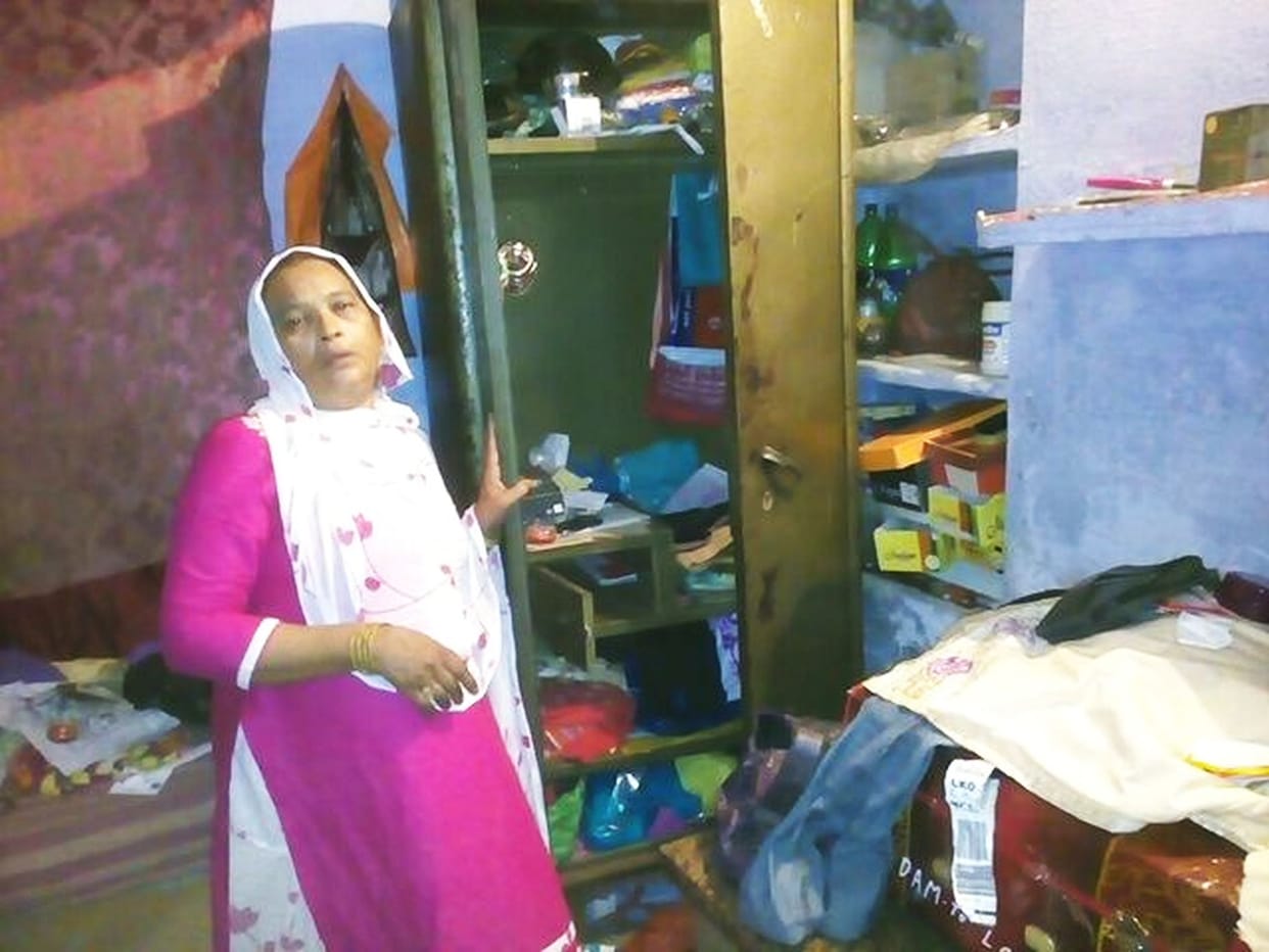 Two houses lock Breaking stealing millions 
